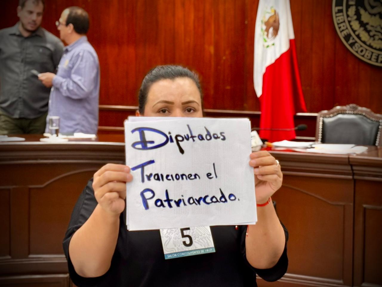 dignora-valdez-policia-demanda