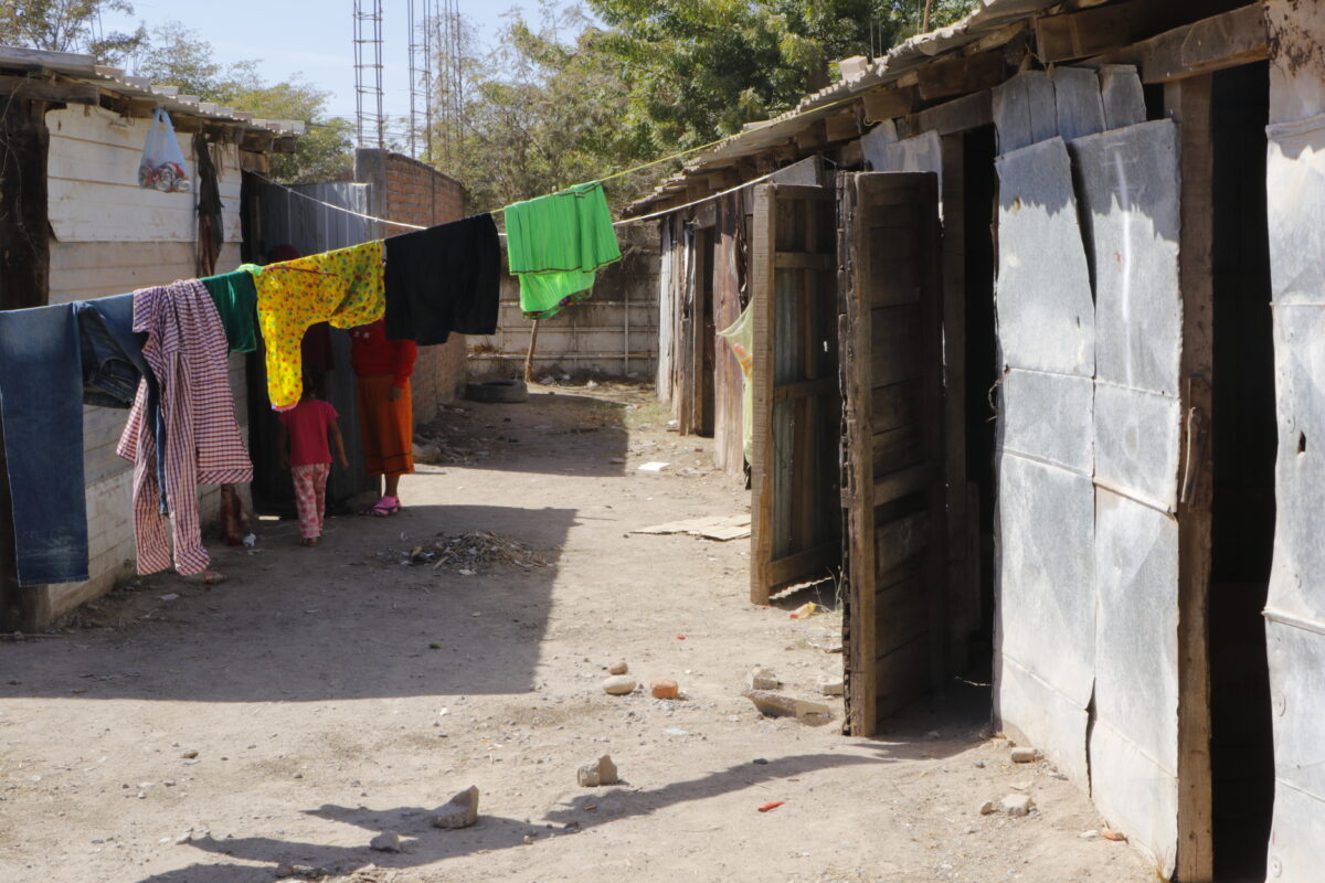 Las cuarterías son espacios donde conviven decenas de familias en lugares reducidos. Fotografía: Marcos Vizcarra