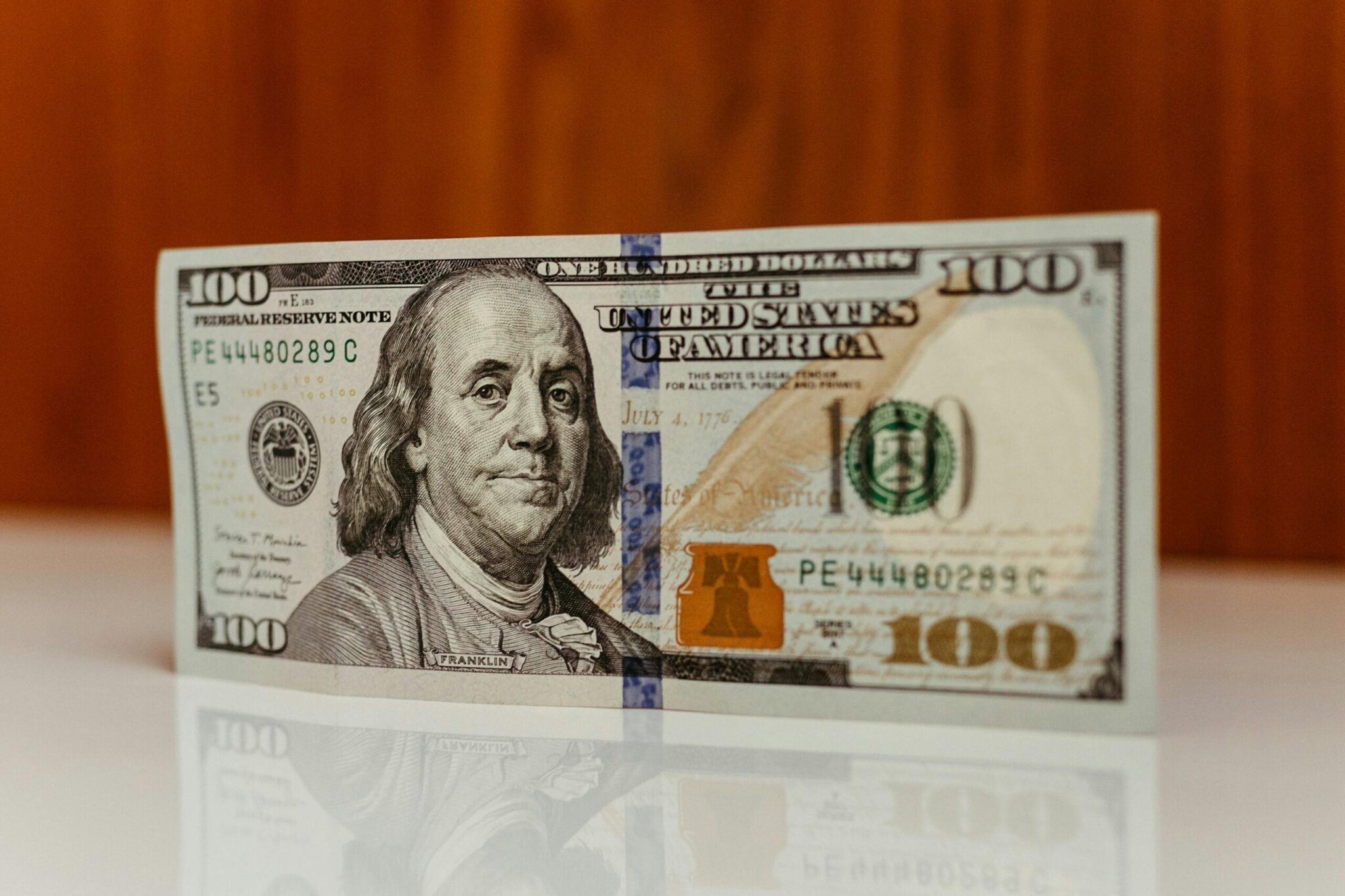 dólar, tipo de cambio, bolsa, mercados financieros, recesión, Estados Unidos, Ibex 35, Nikkei, economía mundial, inversión, riesgo.