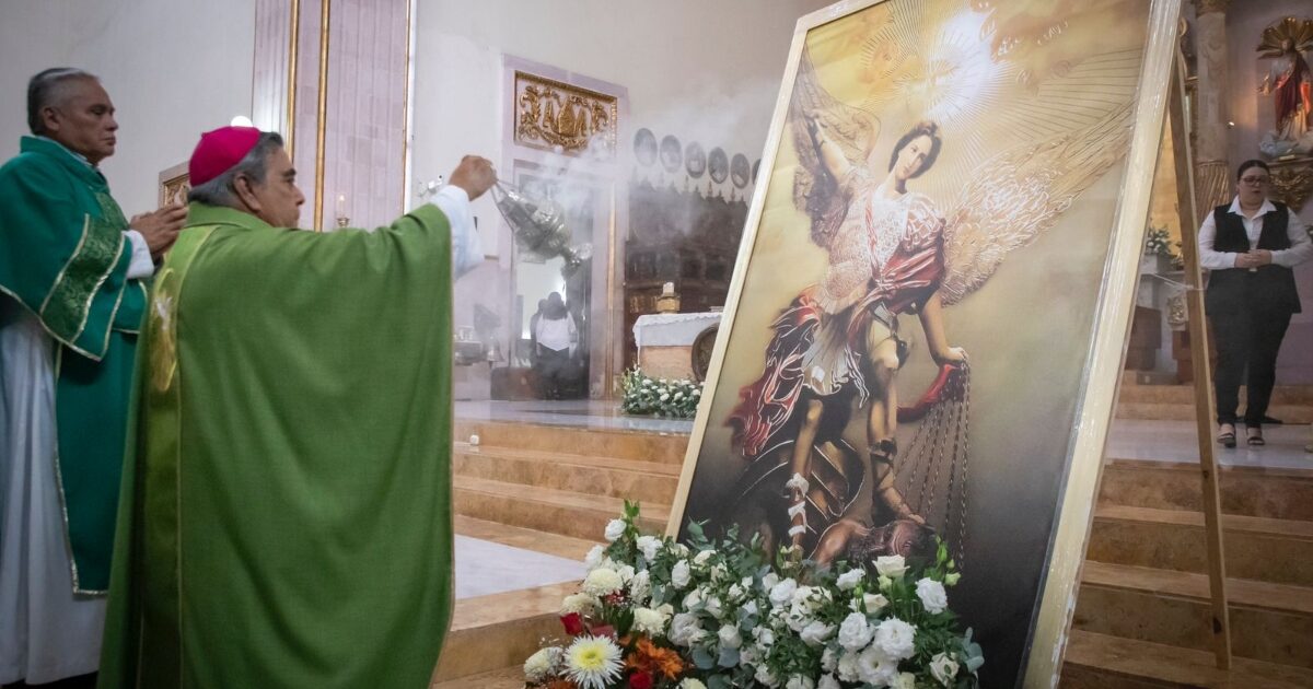 Llama Obispo a mantener la fe y esperanza durante misa del 493 ...