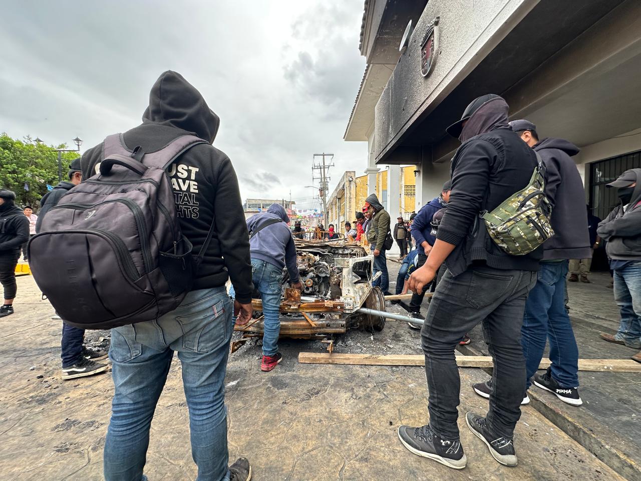 Pobladores de Pantelhó denunciaron que el Concejo de gobierno nombrado por el gobierno de Chiapas, tiene vínculos con el grupo de “Los Herrera”. Exigieron se reconozca al Concejo municipal electo por las comunidades. 