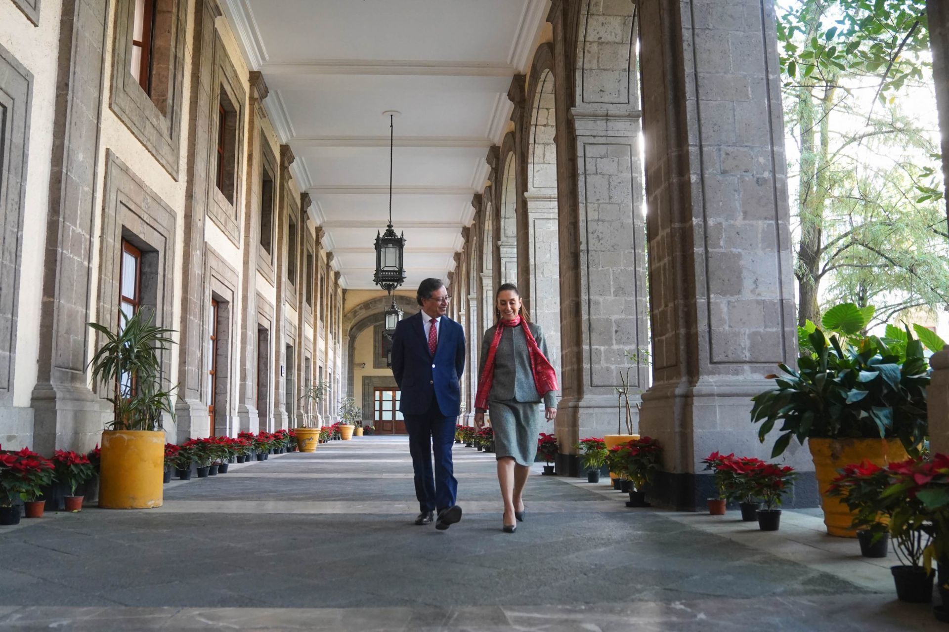 CIUDAD DE MÉXICO, 16DICIEMBRE2024.- Gustavo Pero, Presidente de Colombia, se reunió con Claudia Sheinbaum, Presidenta de México, en Palacio Nacional, en la cual hablaron principalmente de la unidad entre los gobiernos progresistas, así como de la unión de América Latina y El Caribe.