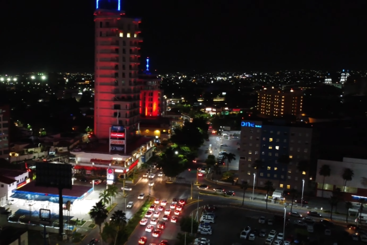 Plaza en Tres Ríos, Culiacán, es vandalizada en medio de una ola de violencia; otras plazas también enfrentan cierres por la crisis de seguridad