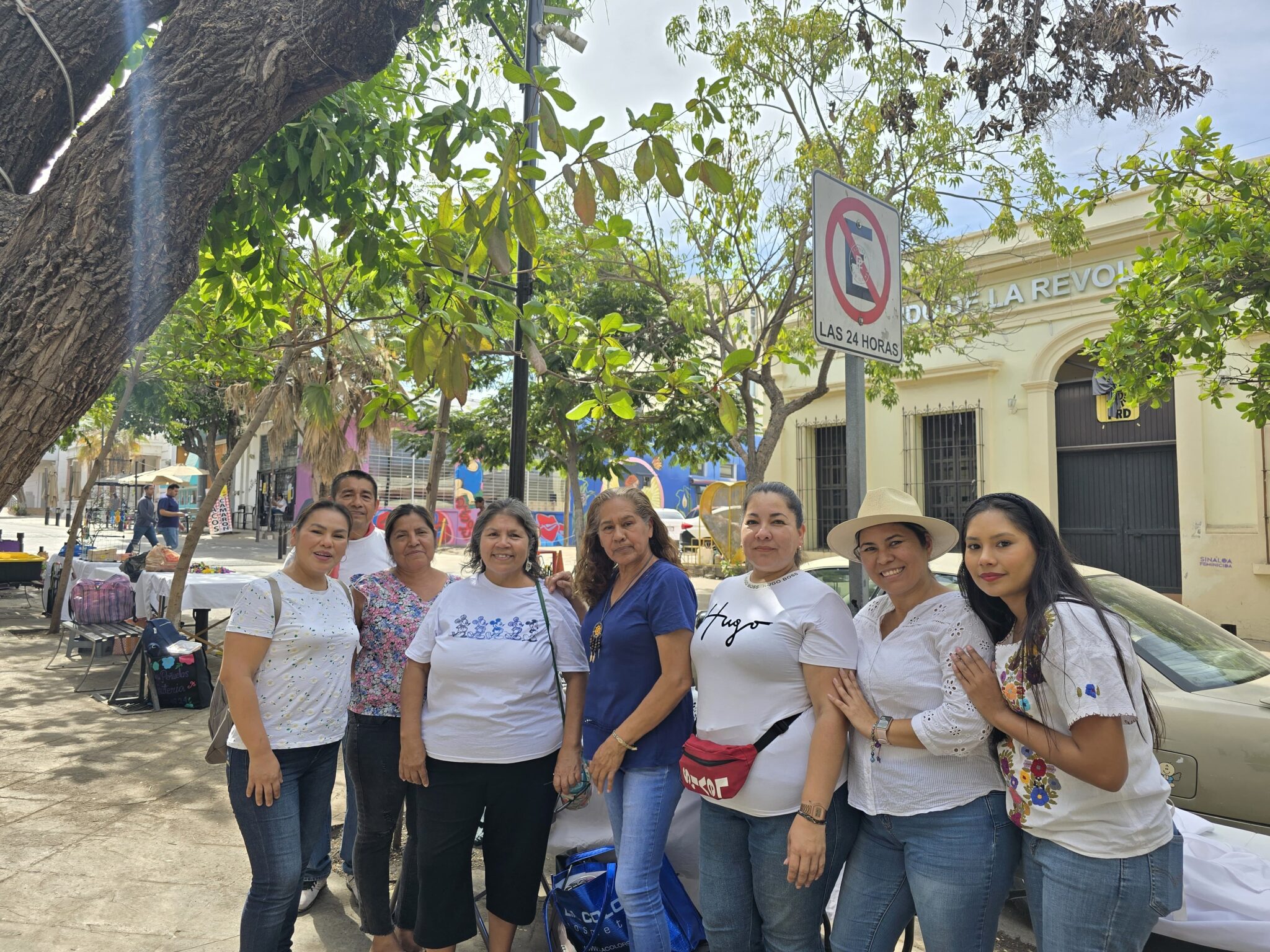 Artesanas de Tejiendo Sueños ocupan Paseo del Ángel en Culiacán para sostener su economía ante la violencia. La seguridad impulsa ventas y esperanza.
