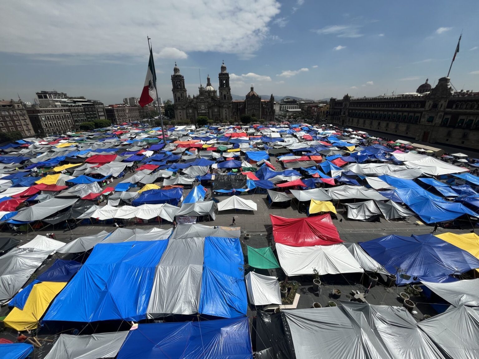 Comercios afectados plantón CNTE Zócalo