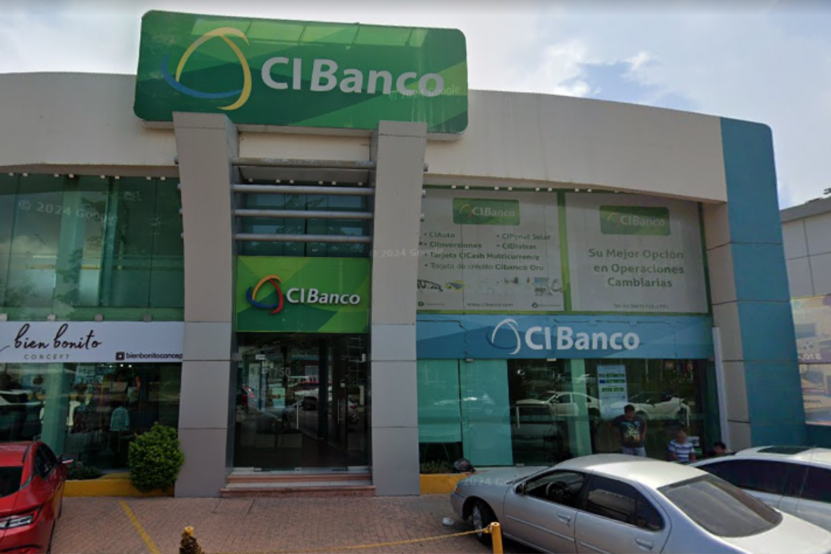 La Red de Control de Delitos Financieros de EE.UU. acusa a dos bancos y una casa de bolsa mexicana de facilitar transacciones ilícitas relacionadas con cárteles y precursores químicos.