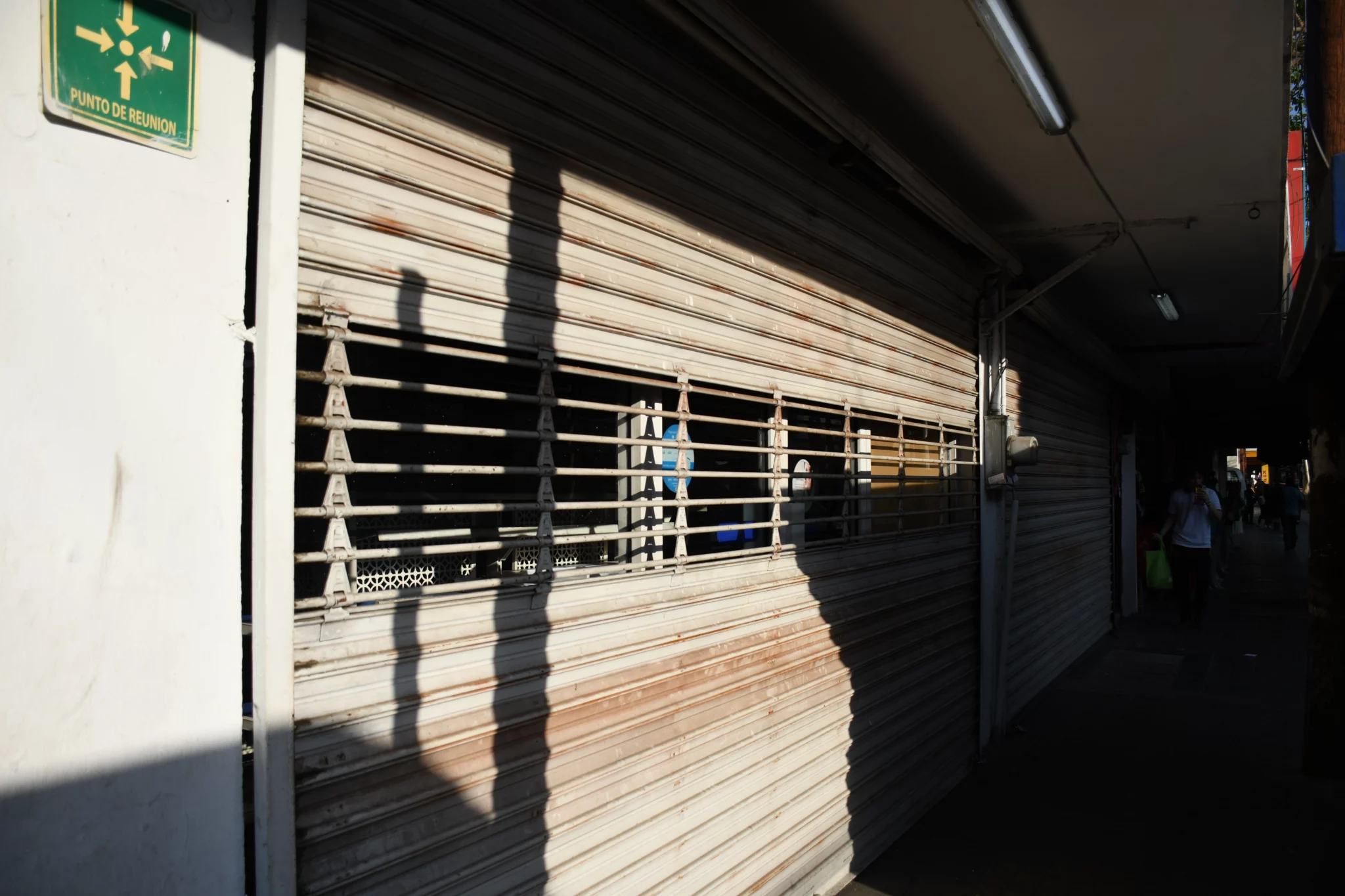 Esquina Carrasco con Benito Juárez.