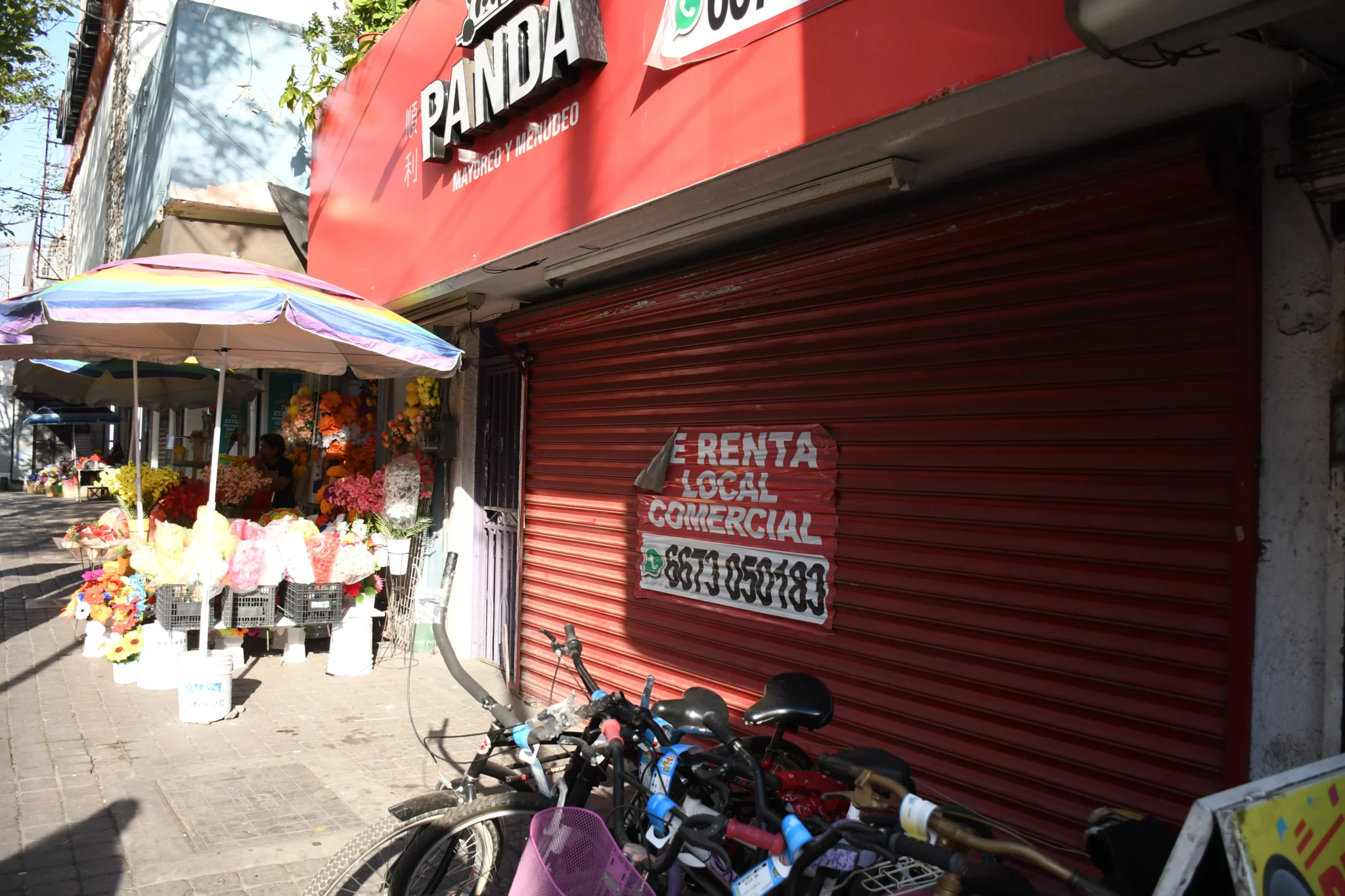 Tienda china cerrada en Culiacán