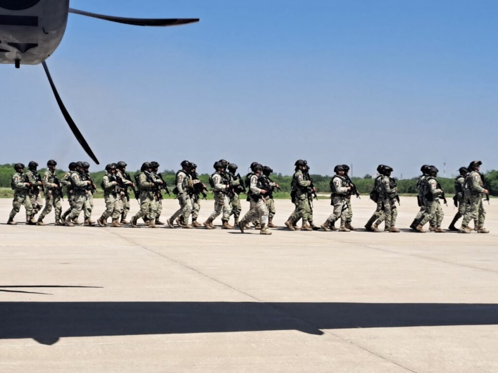 Llegan mil 500 militares más a Sinaloa