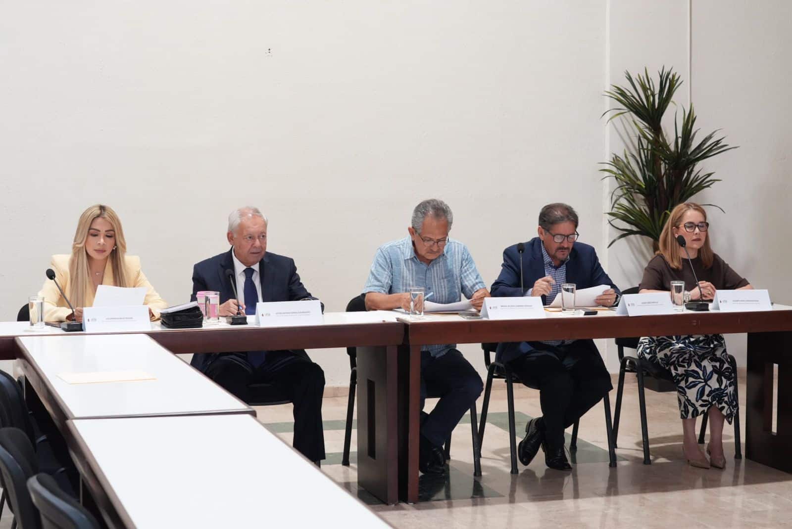 conocer las condiciones y proyectos que la Secretaría tiene considerados para el inicio del ciclo escolar