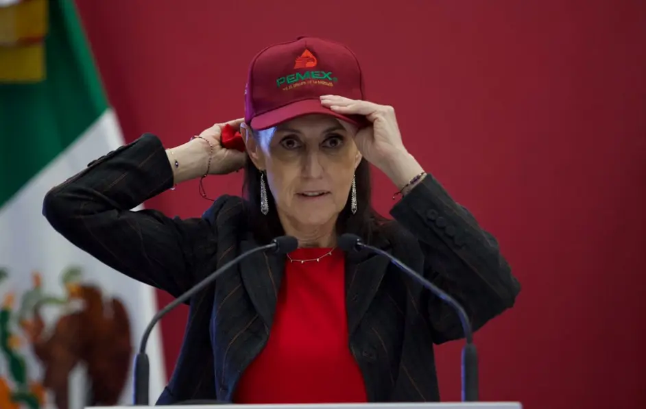 Sheinbaum se pone la gorra de Pemex