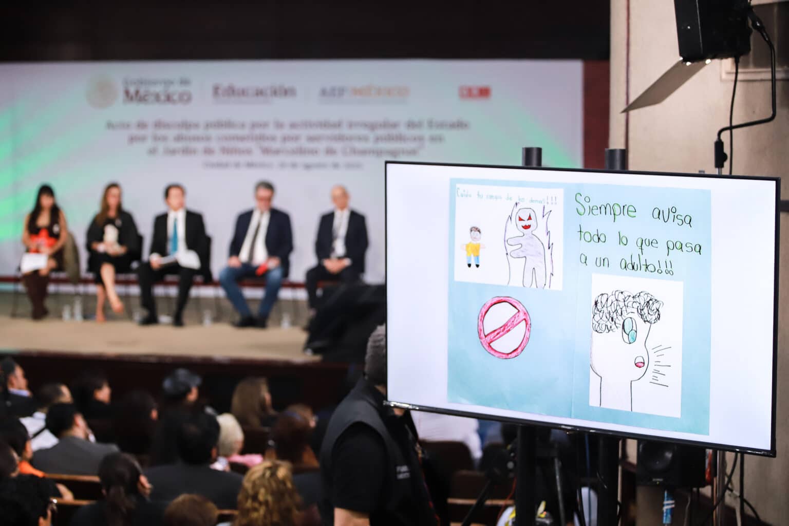Acto de disculpa pública de la SEP con motivo de los abusos com