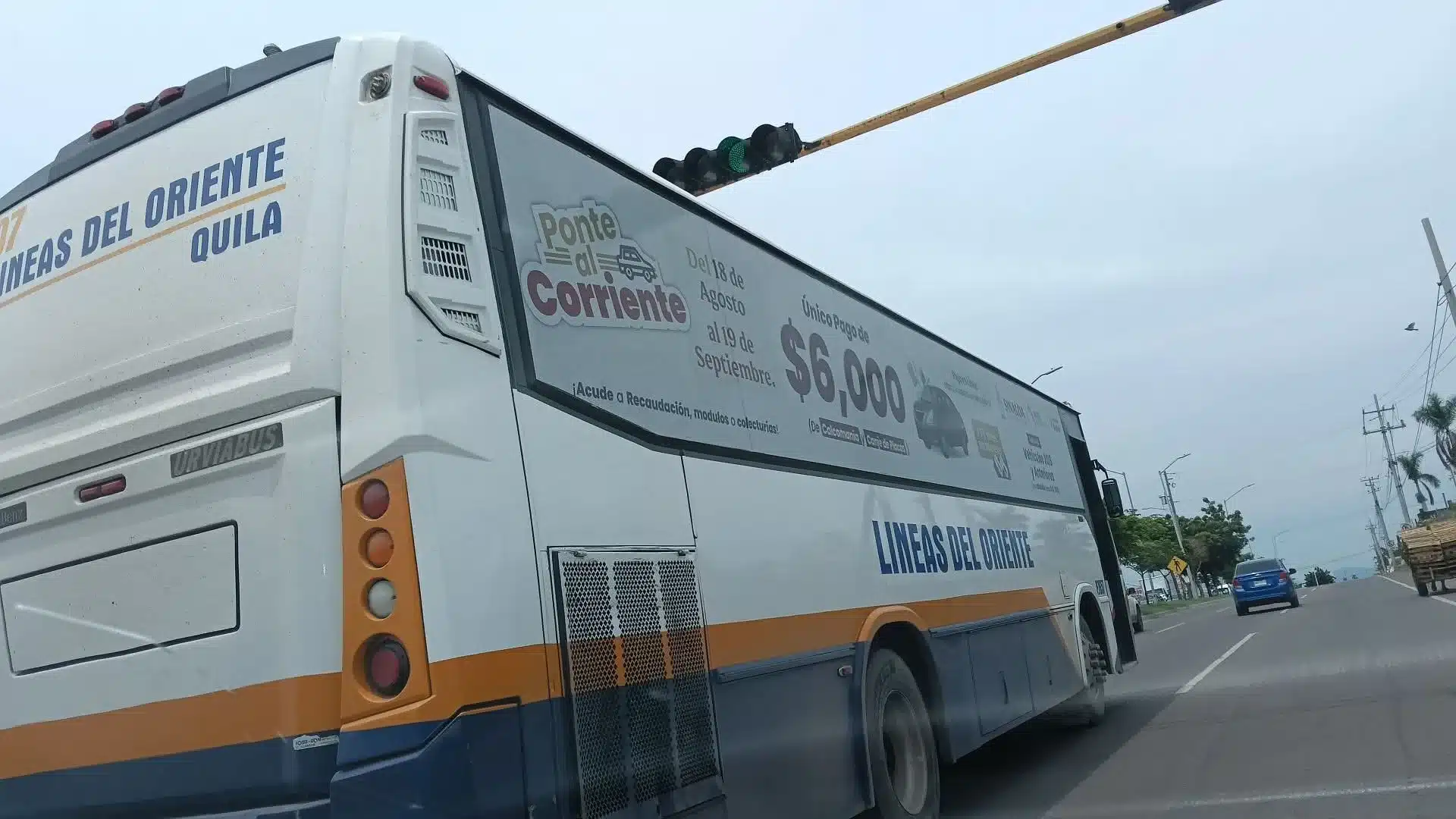 Camion-linea-del-oriente-con-publicidad-estatal-irregular