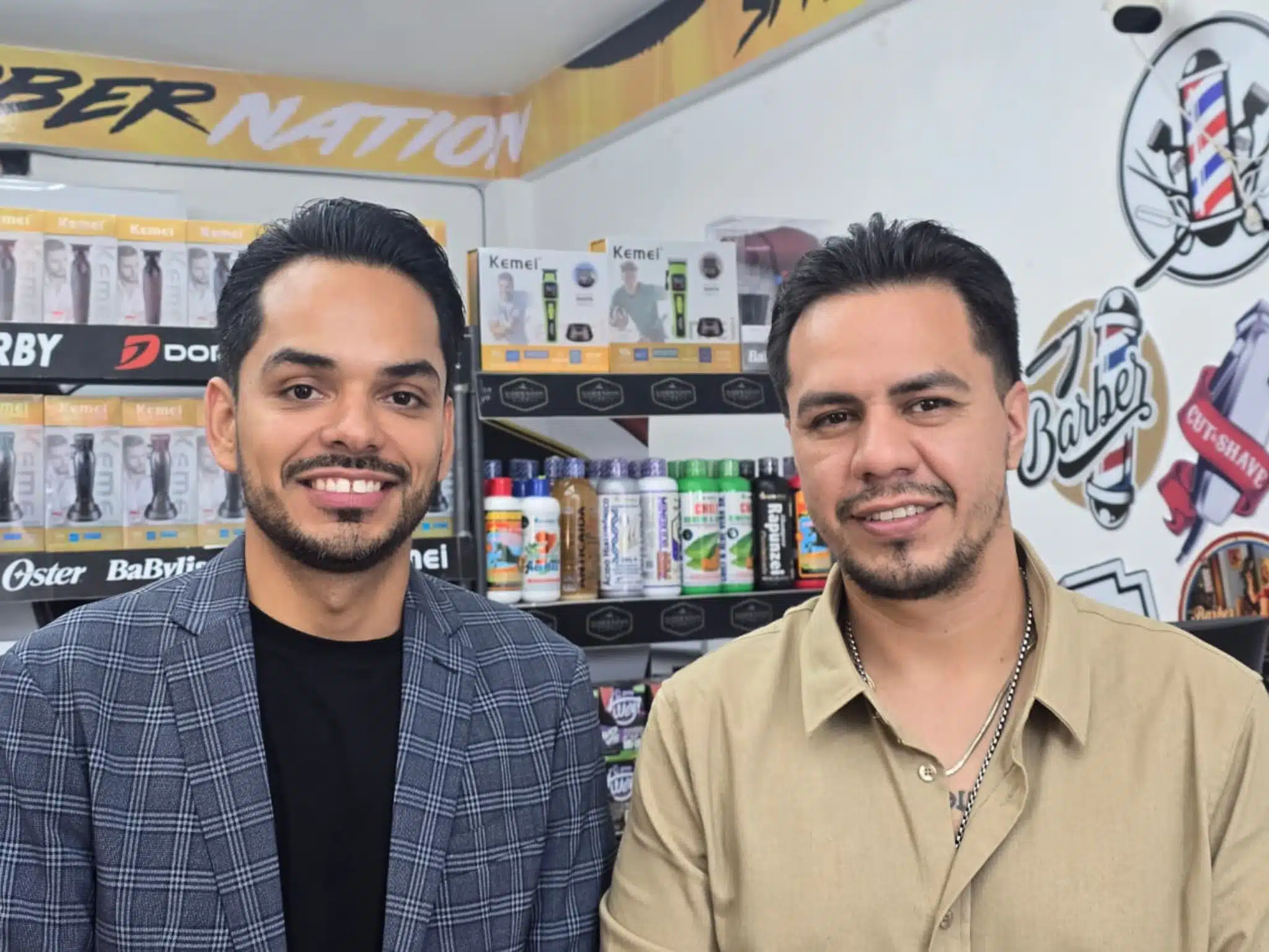 Con becas para aprender barbería, buscan dignificar a desempleados de Culiacán.
