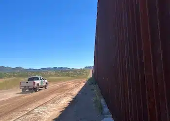 2025-10-10-US-Mex-Border-Migration