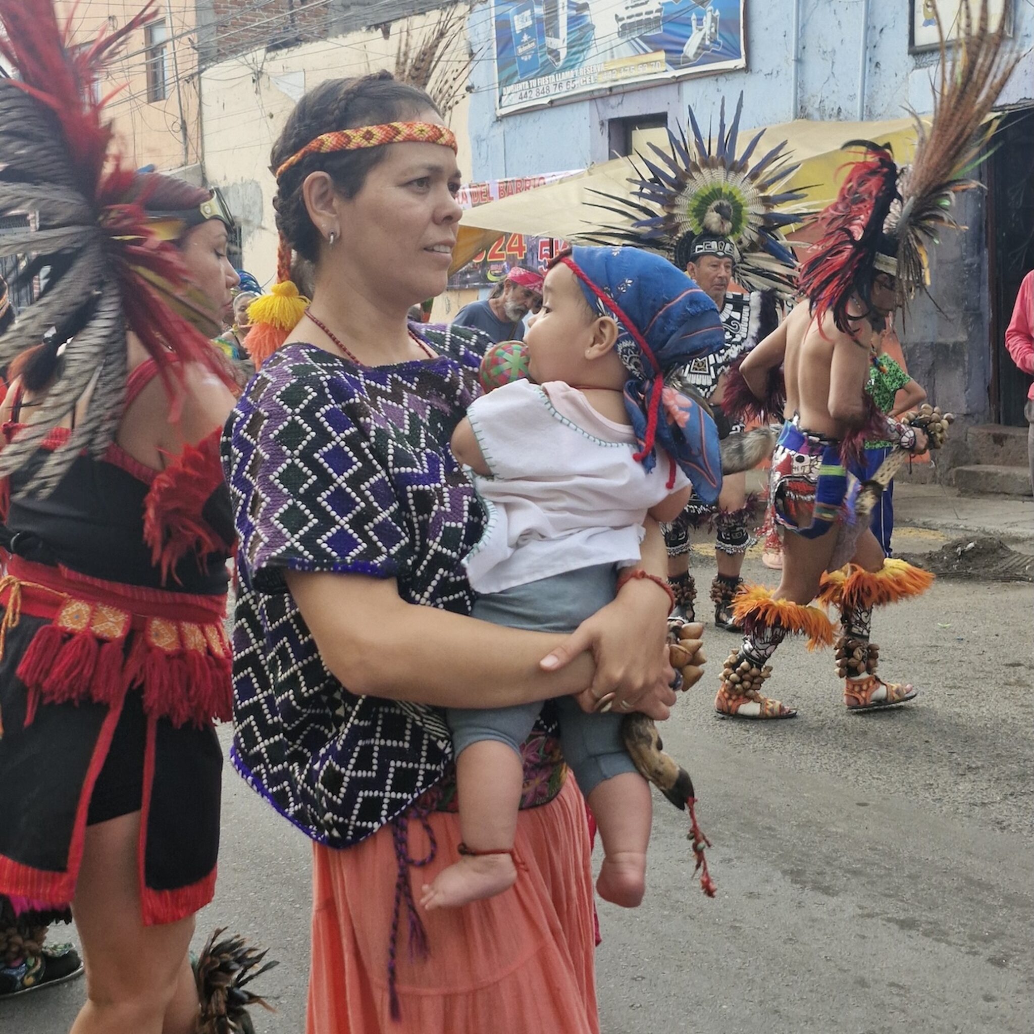 Danzante conchera con su bb