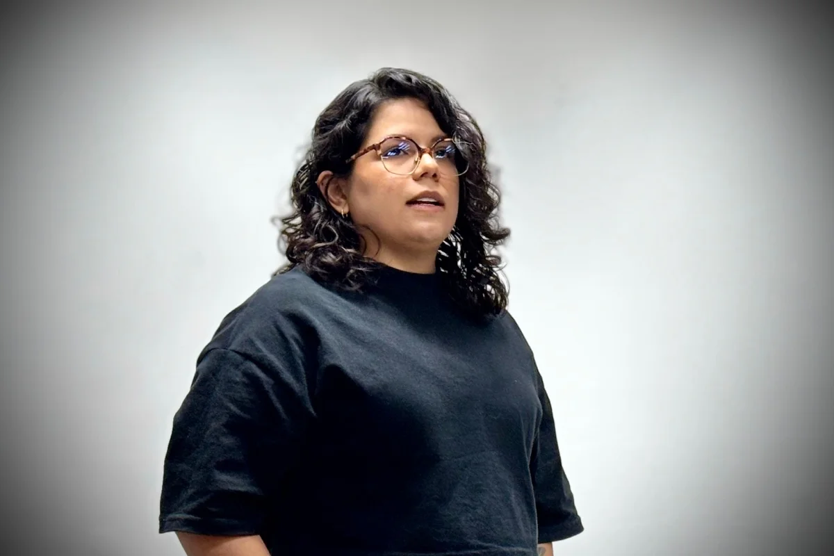 La periodista Astrid Arellano compartió su experiencia en coberturas de comunidades y defensa del territorio durante el Festival 10+1 de ESPEJO.