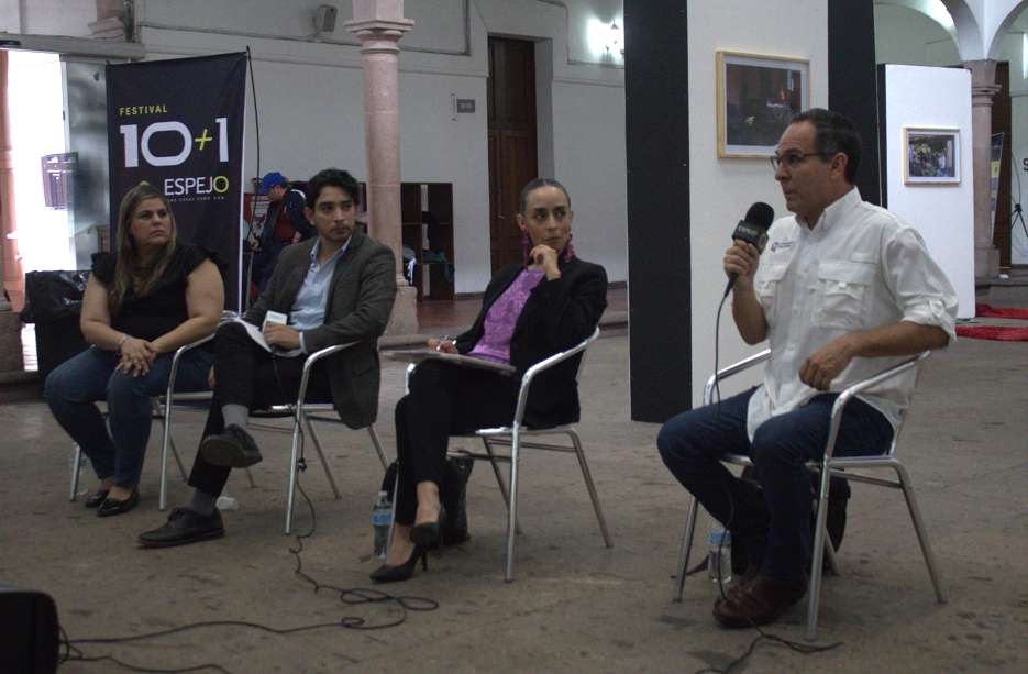 En el Festival de Periodismo 10+1, especialistas destacaron la debilidad policial, el impacto económico y la urgencia de políticas de niñez para construir paz en un Sinaloa aún golpeado por la inseguridad.