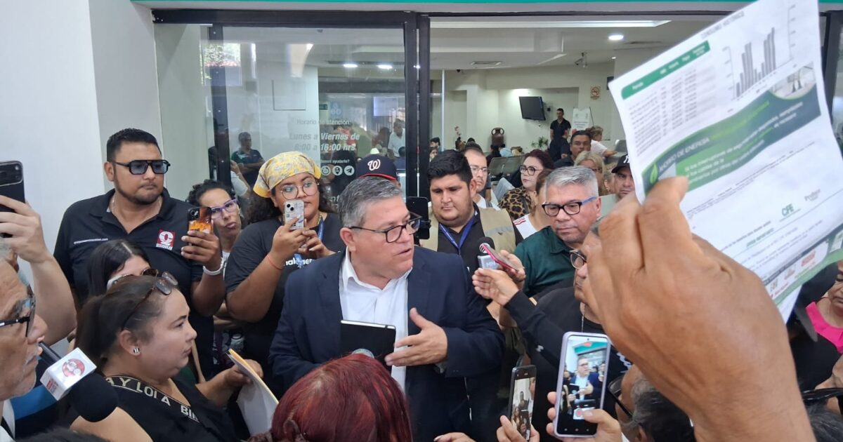 El calor y altos cobros de luz encienden la protesta contra CFE en ...