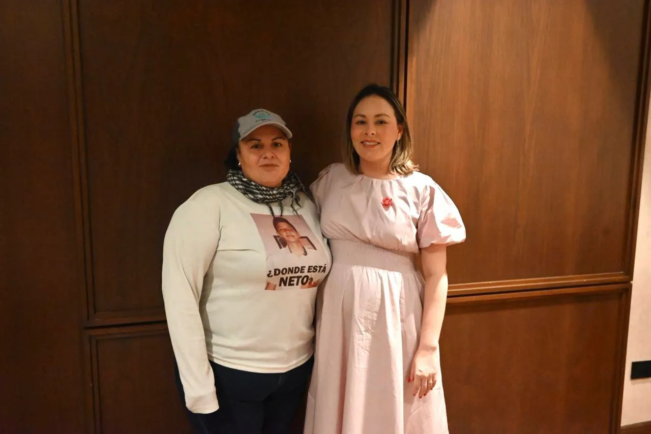 Madres buscadoras de Sinaloa protestaron e ingresaron a Palacio de Gobierno en Culiacán para exigir presupuesto destinado a búsquedas; la gobernadora interina atendió sus demandas.