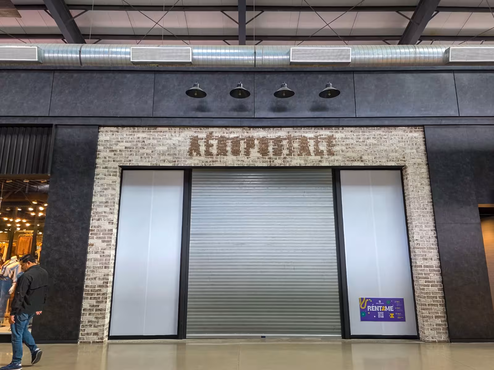 aeropostale cerrada en plaza Explanada