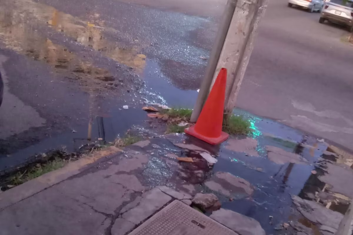 denuncia-fuga-aguas-negras-primaria-culiacan